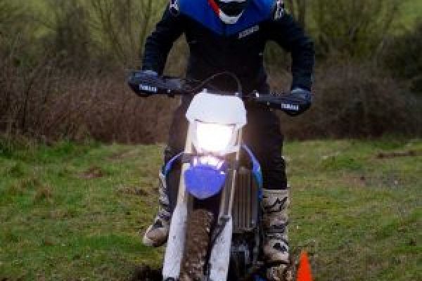 enduro-wr250f-1-web-300x300-1D82A8498-81B6-FD3E-4DD4-B3BD77272B0D.jpg