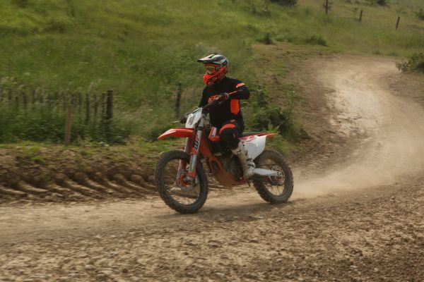 golding-barn-motocross-ktm-schools-3100DDE2E9-FE06-44FA-80A3-E37992ACEB17.jpeg
